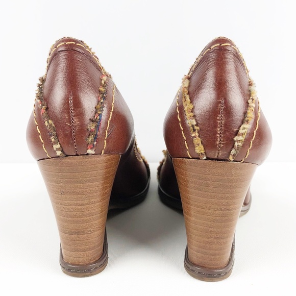 Vince Camuto Tweed Button Wedge - Picture 8 of 14